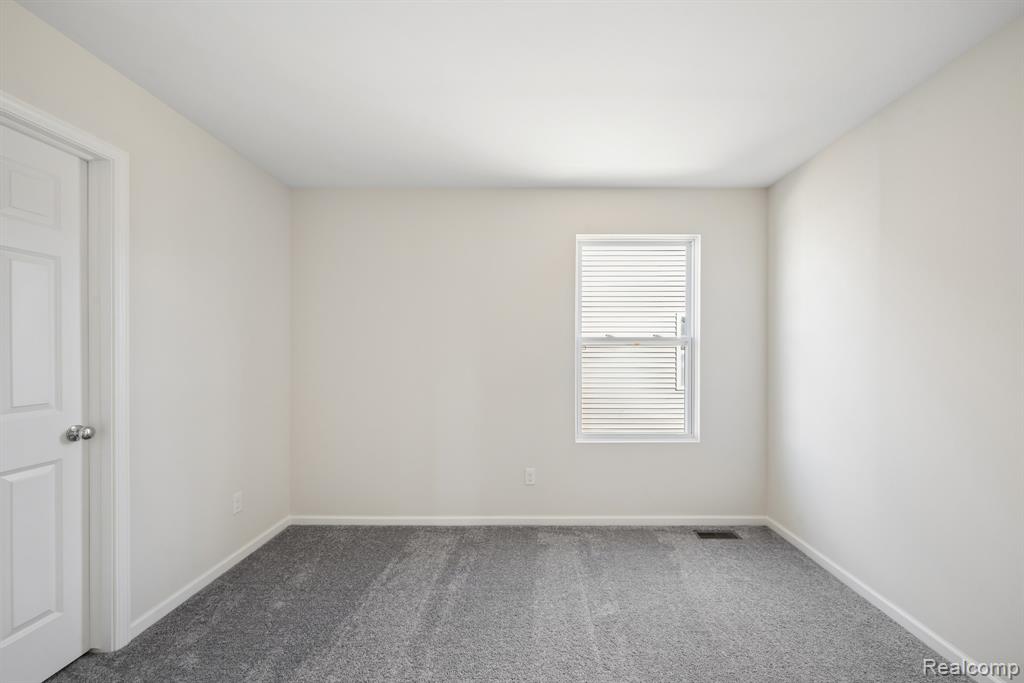 372 Edge Brook Drive, Holly, MI 48442 — Photo 21