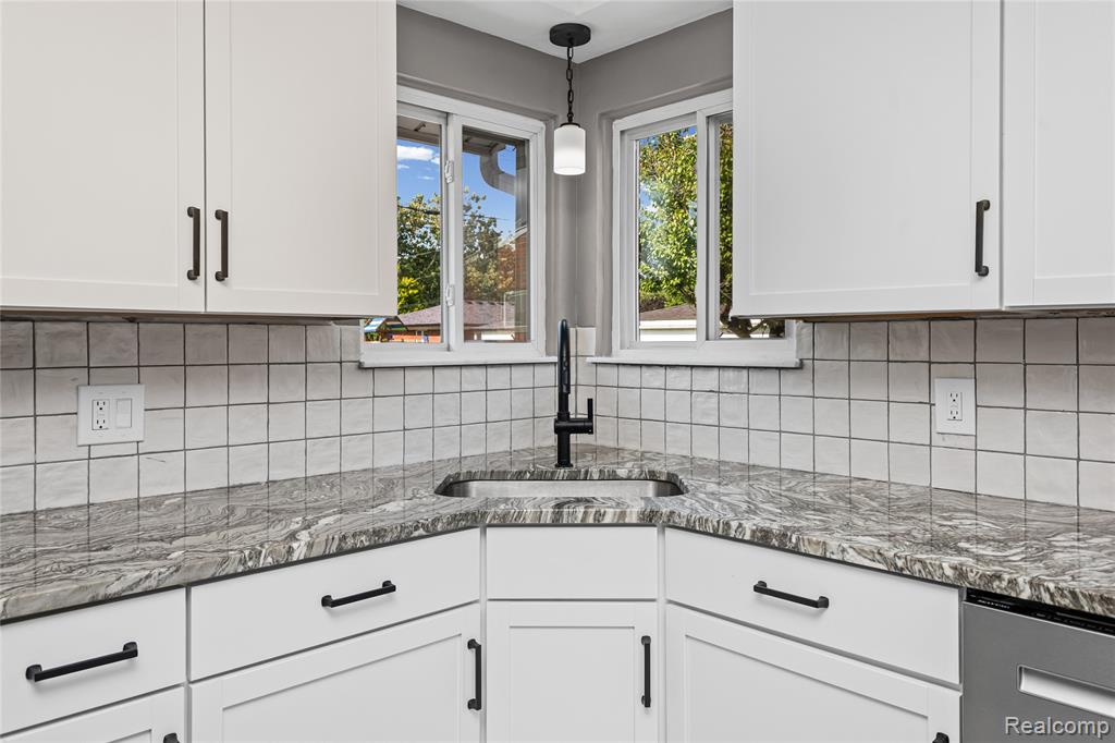 5201 Arden Avenue, Warren, MI 48092 — Photo 11
