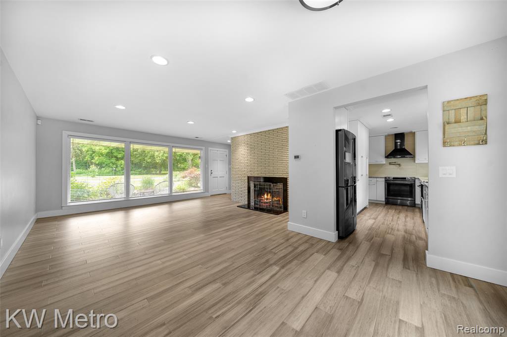 4096 CHESTNUT HILL Drive, Troy, MI 48098 — Photo 8