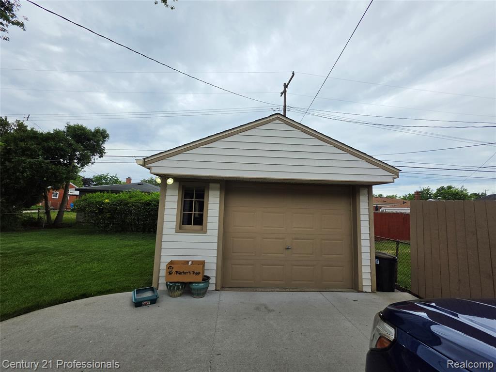 29421 Mark Avenue, Madison Heights, MI 48071 — Photo 5