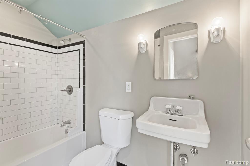 906 E 2nd Street, Royal Oak, MI 48067 — Photo 12