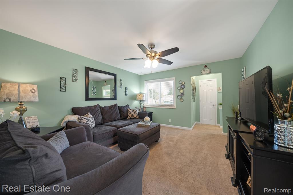 61 TECUMSEH Street, Clawson, MI — Photo 9