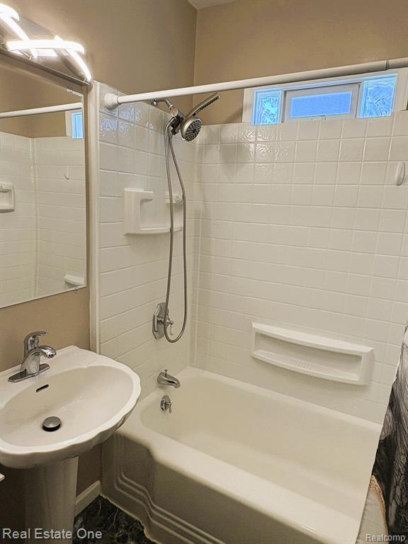 2265 Maddy Lane, Keego Harbor, MI 48320 — Photo 21