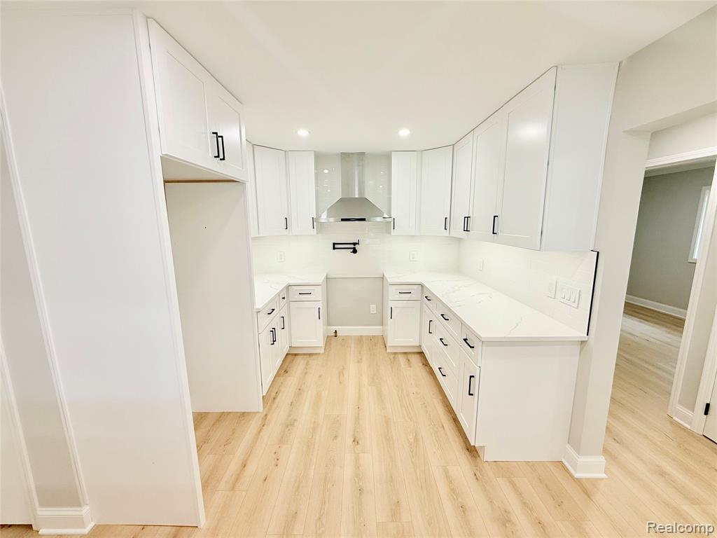 21805 Downing Street, Saint Clair Shores, MI 48080 — Photo 16