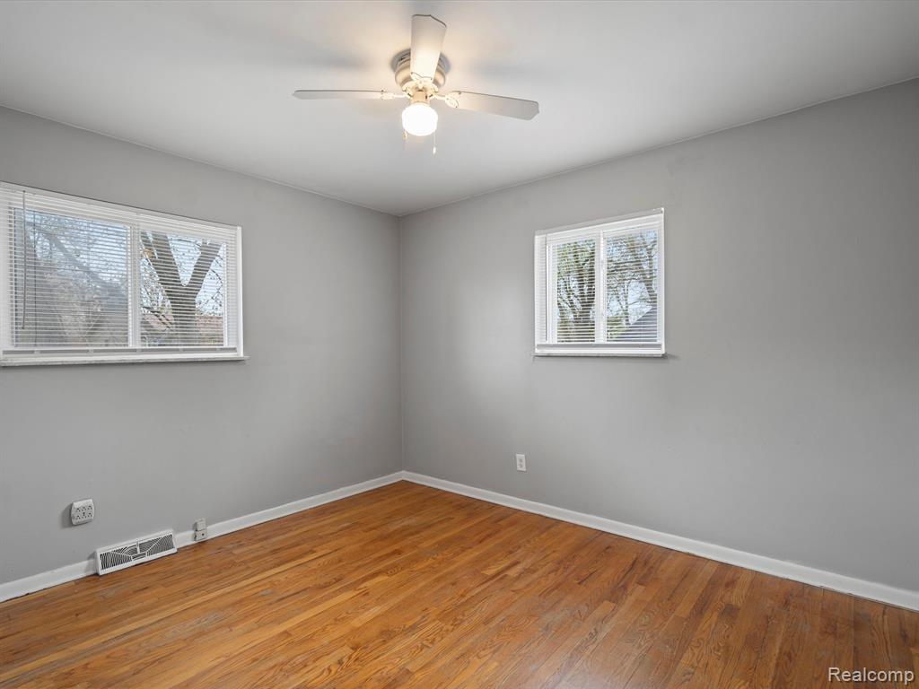 806 HARRY PAUL Drive, Lake Orion, MI 48362 — Photo 14