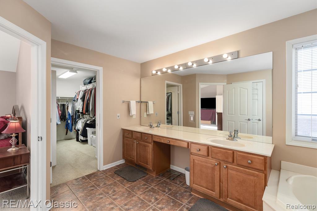 18002 STONEBROOK Drive, Northville, MI 48168 — Photo 38