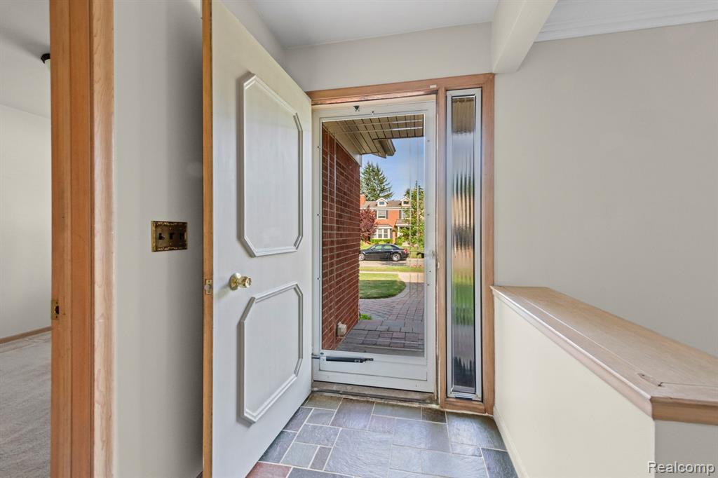 20085 Wedgewood Drive, Grosse Pointe Woods, MI 48236 — Photo 6