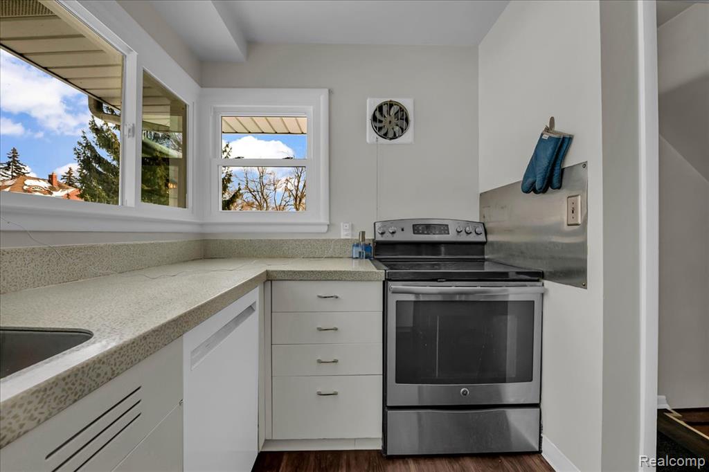 62 Barrington Road, Bloomfield Hills, MI 48302 — Photo 13