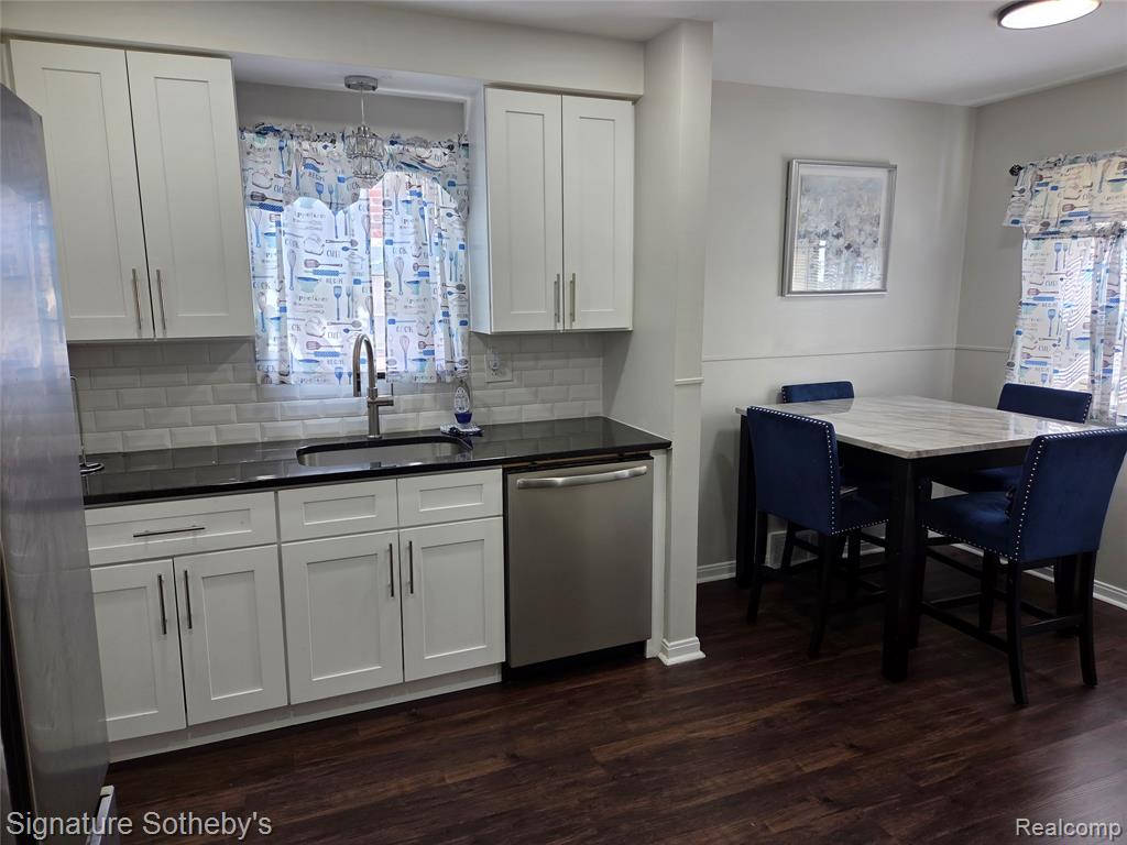 9320 Dixie, Redford, MI 48239 — Photo 4
