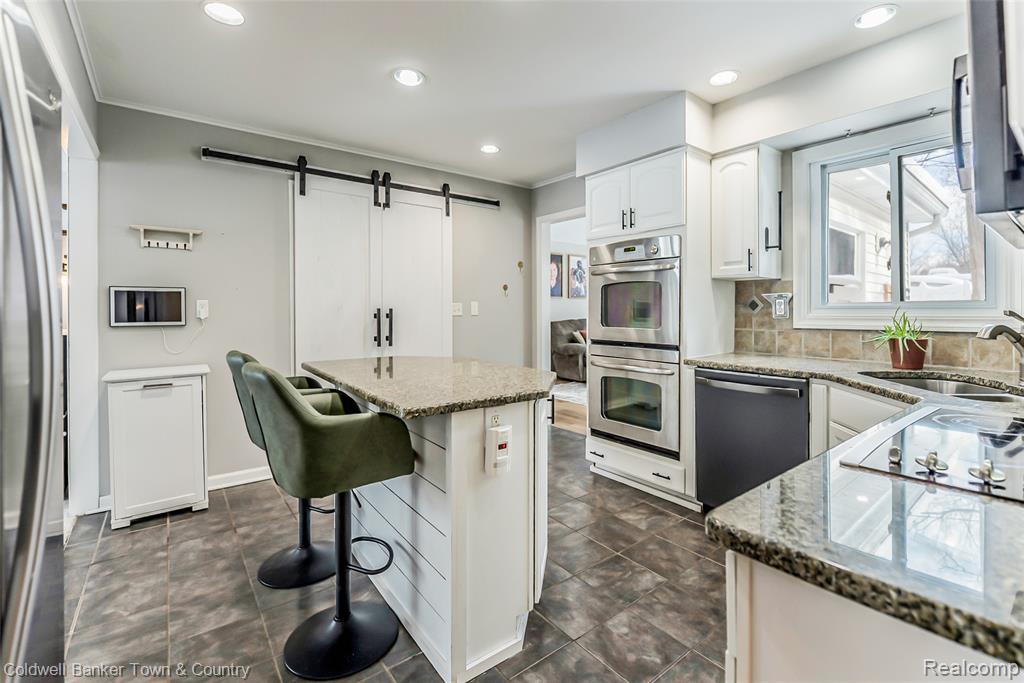 1420 Butler Boulevard, Howell, MI 48843 — Photo 13
