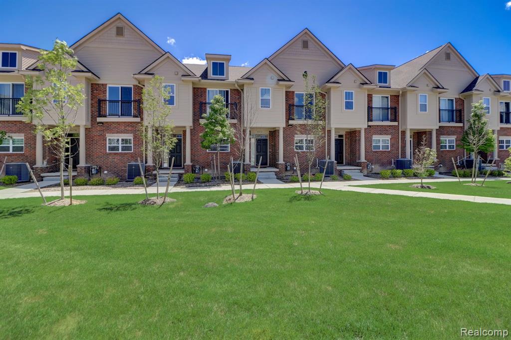 25503 GRANDVIEW Lane, 26, Novi, MI — Photo 16