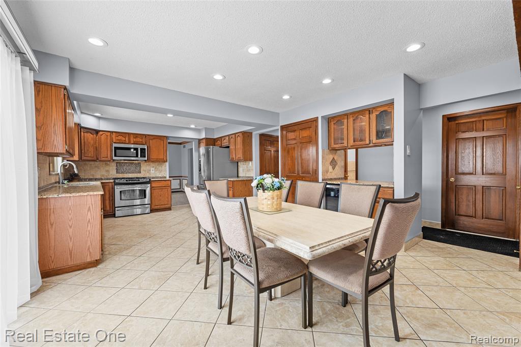 17300 Timothy Drive, Southgate, MI 48195 — Photo 13
