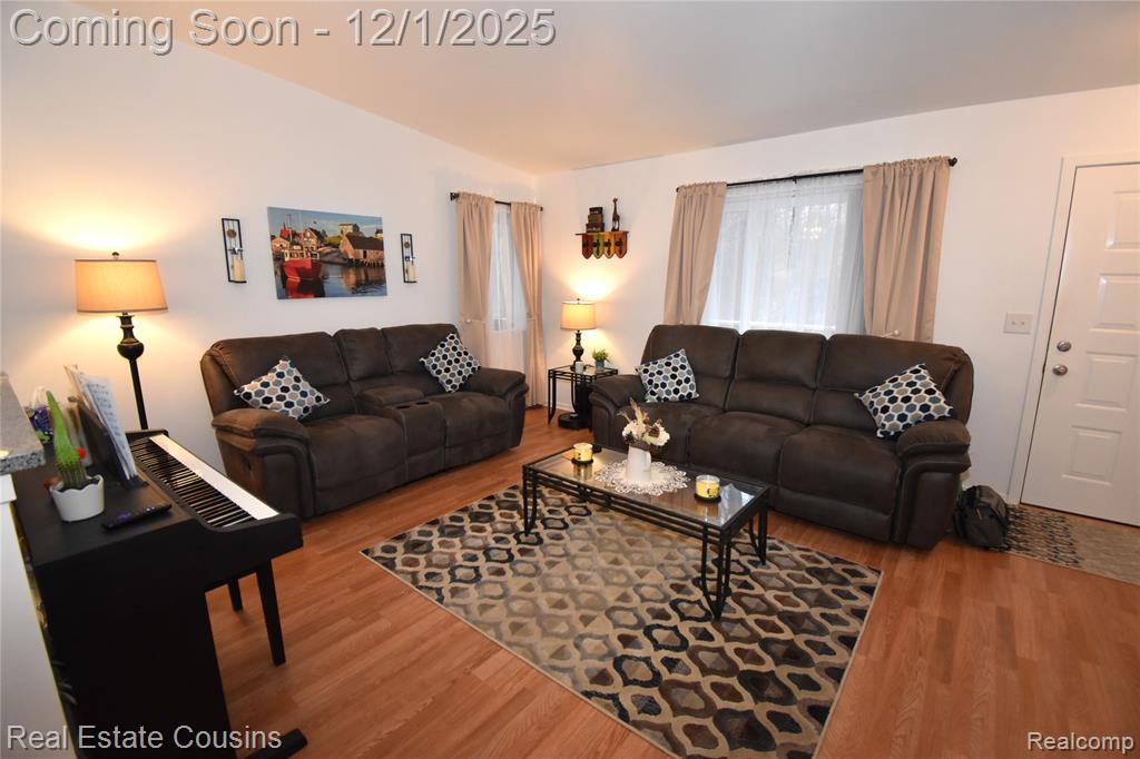 9562 Woodside Circle, Grand Blanc, MI 48439 — Photo 3