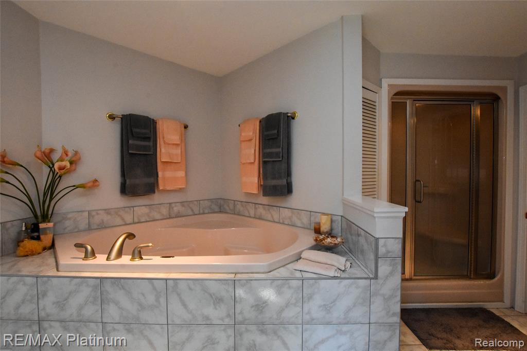 5160 Fenton Road, Fenton, MI 48430 — Photo 48