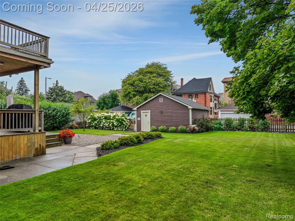 658 Pallister, Detroit, MI 48202 — Photo 58