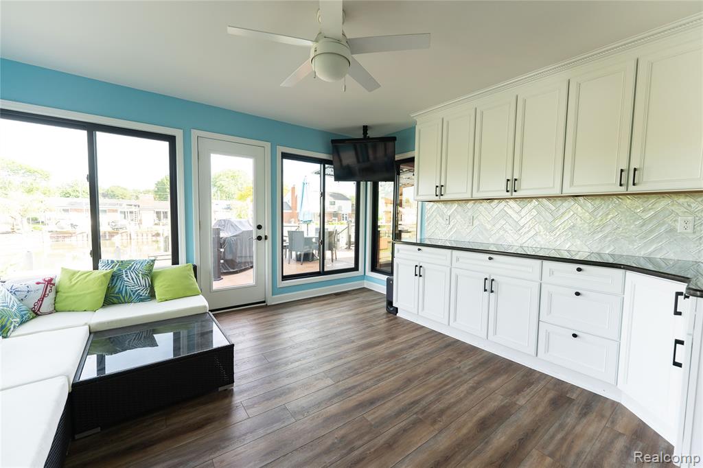 49729 Nautical Drive, Chesterfield, MI 48047 — Photo 16