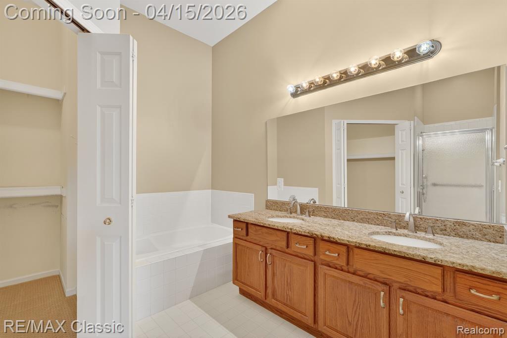 652 Woodside Drive, Milford, MI 48381 — Photo 12
