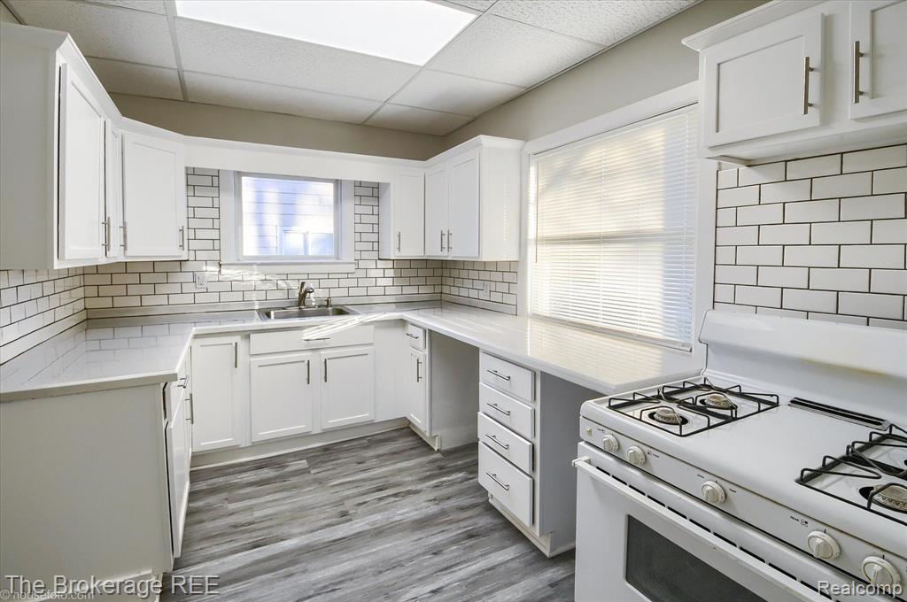 705 FRANK Street, Flint, MI 48504 — Photo 15