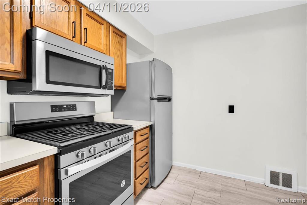 576 Markle Avenue, Pontiac, MI 48340 — Photo 16