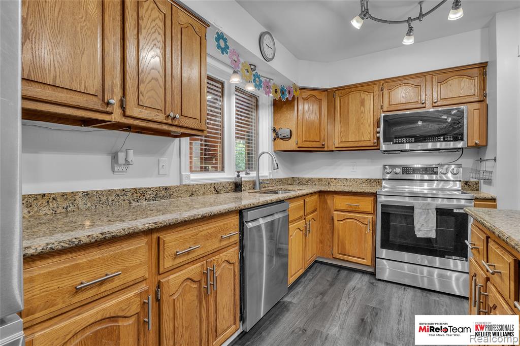 9844 Pine Knob Road, Clarkston, MI 48348 — Photo 14