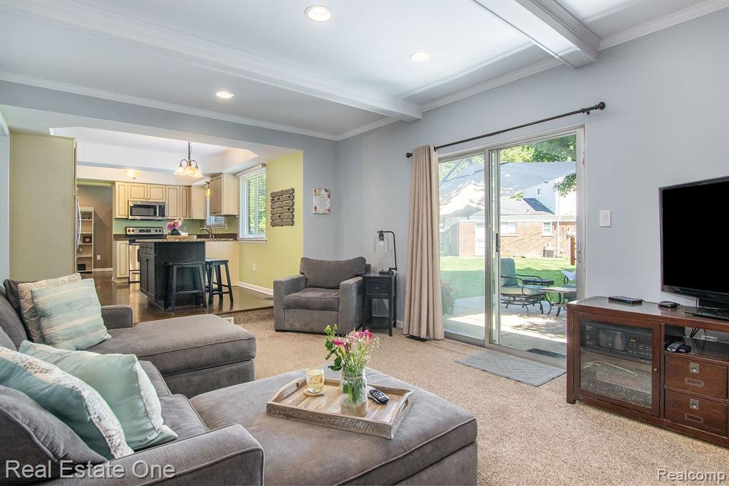 4130 RAMBLEWOOD Drive, Troy, MI 48085 — Photo 8
