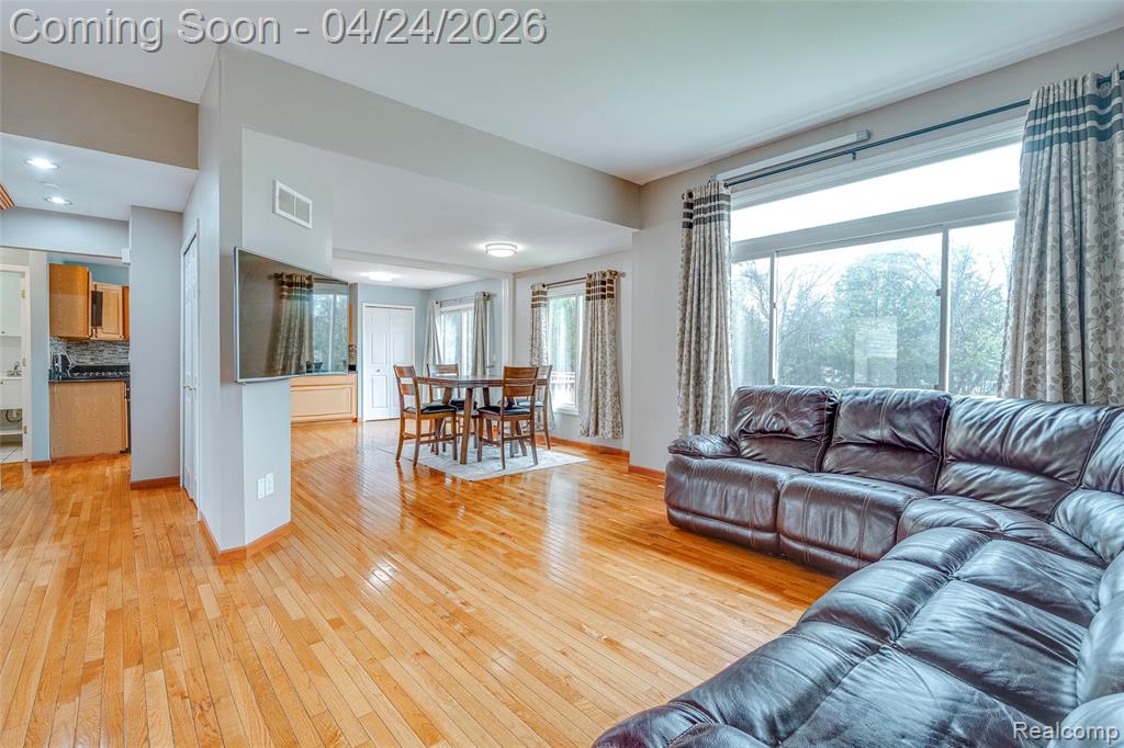 43470 Algonquin Drive, Novi, MI — Photo 6