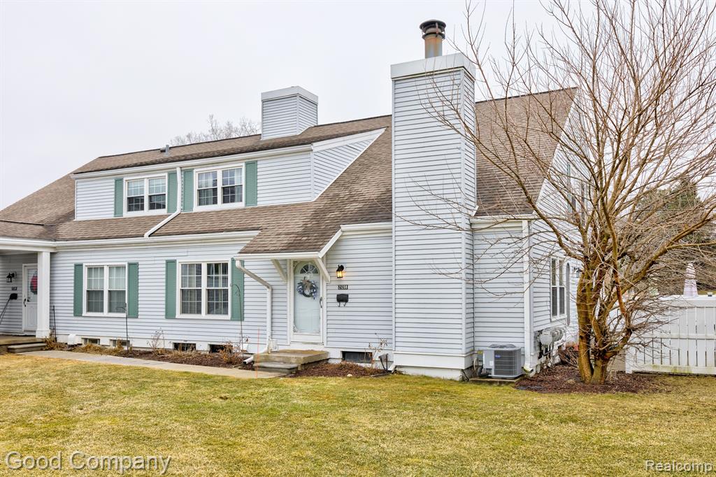 21208 E GLEN HAVEN Circle, Northville, MI 48167 — Photo 32
