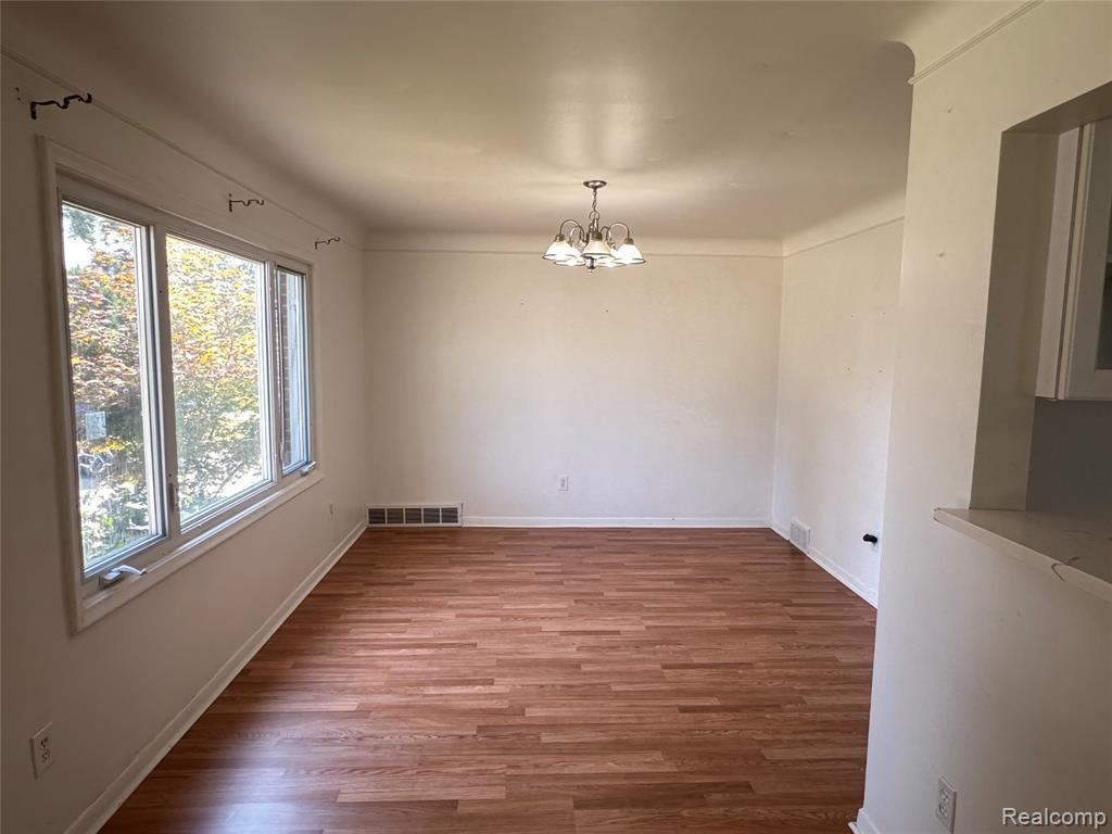 8345 Robindale Avenue, Dearborn Heights, MI 48127 — Photo 5
