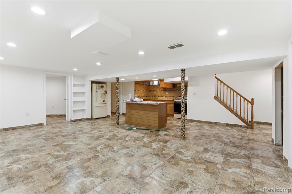 7002 Norborne Avenue, Dearborn Heights, MI 48127 — Photo 13