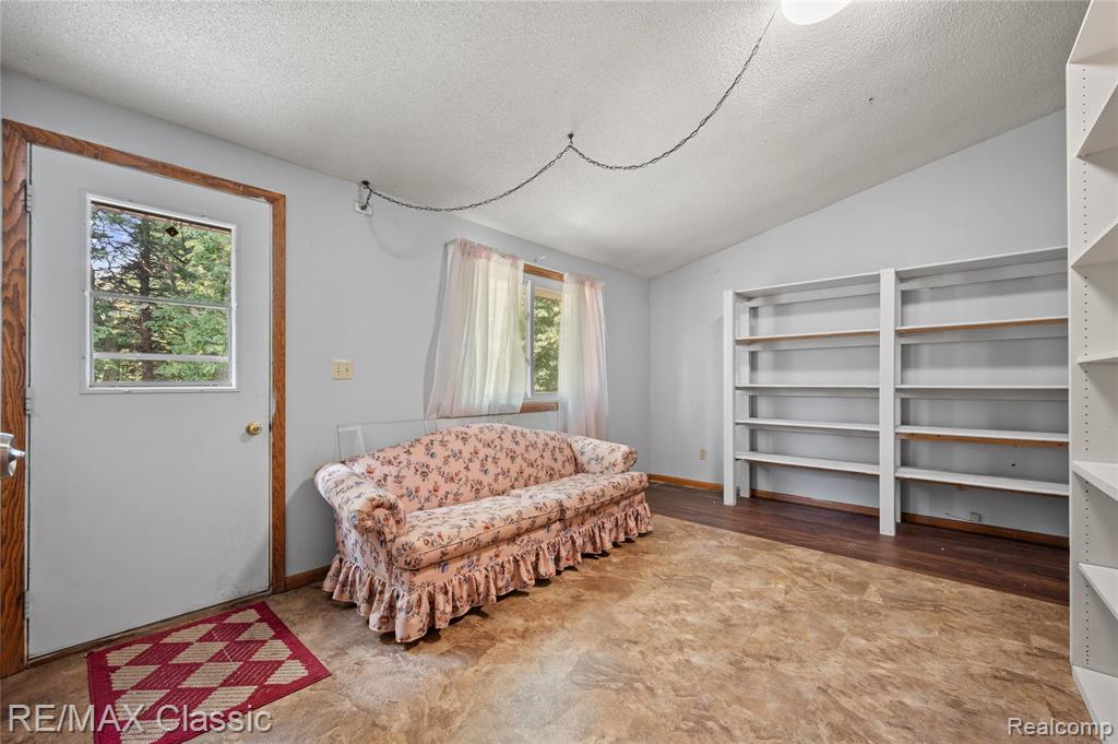 594 Maple Vista Street, Imlay City, MI 48444 — Photo 9