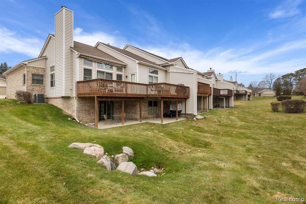 626 WOODSIDE Drive, 62, Milford, MI 48381 — Photo 50