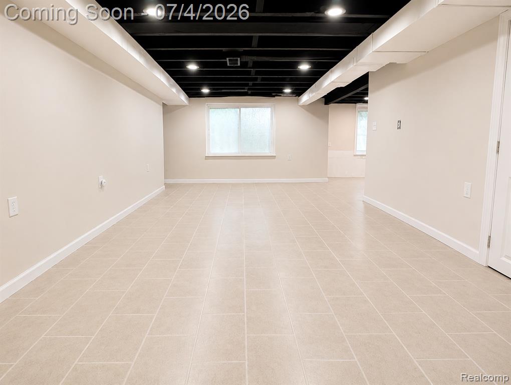 20552 Huntington Avenue, Harper Woods, MI 48225 — Photo 12