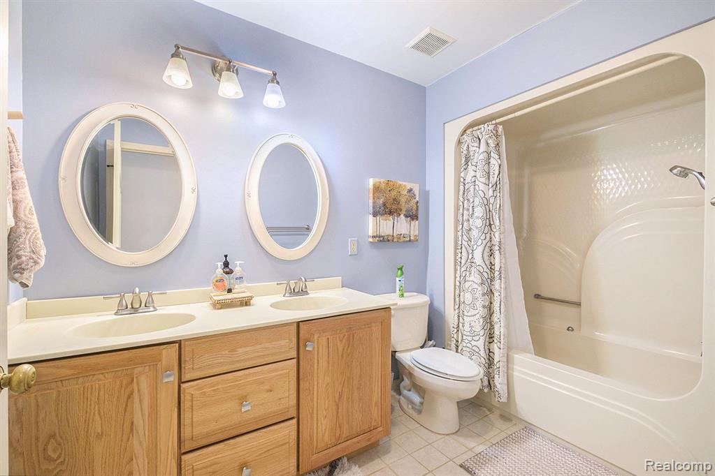 3654 WOODLAND Drive, Metamora, MI 48455 — Photo 23