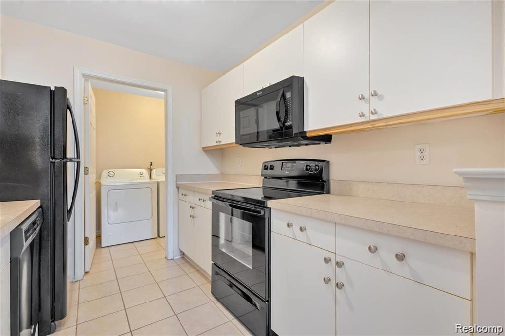 5452 PINE AIRES Drive, Sterling Heights, MI 48314 — Photo 13