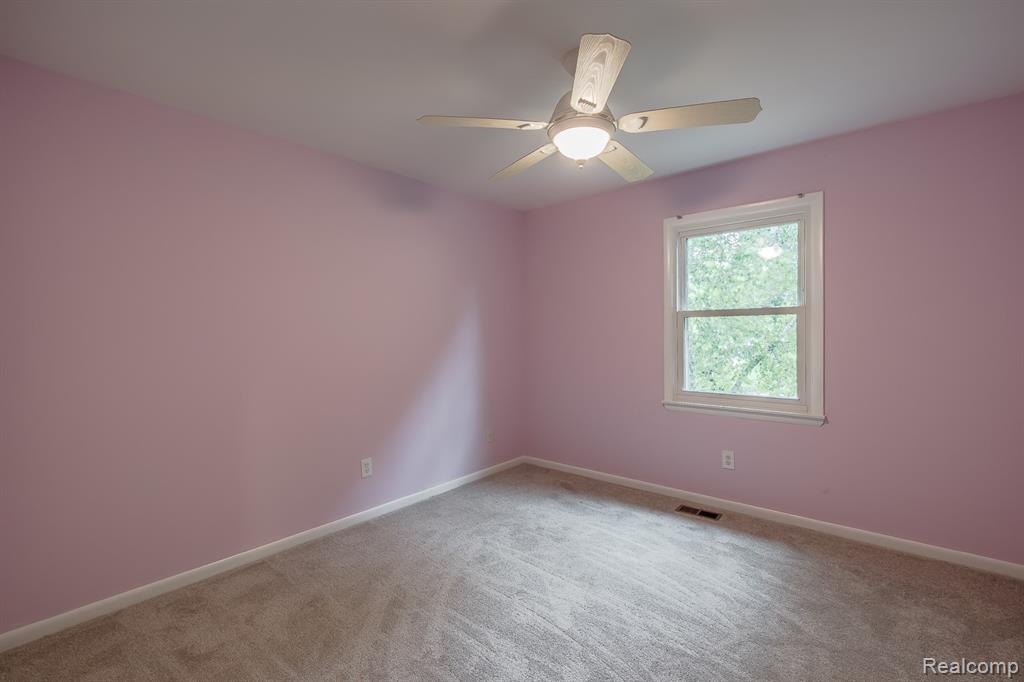 948 McClellan Street, Lake Orion, MI 48362 — Photo 16