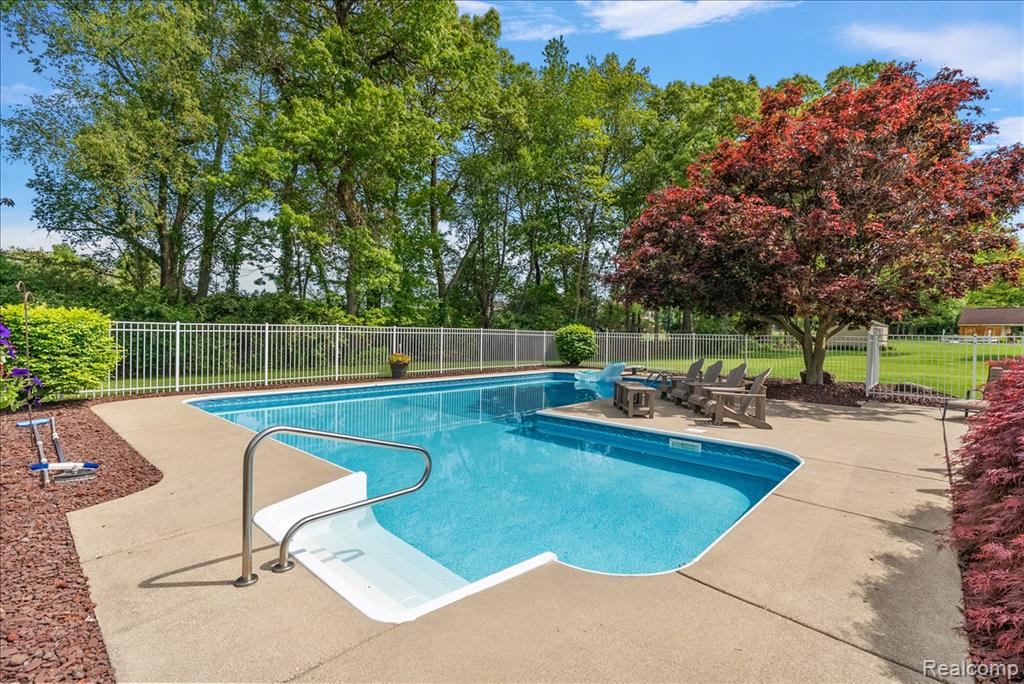 8533 Glen View Drive, Howell, MI 48843 — Photo 37