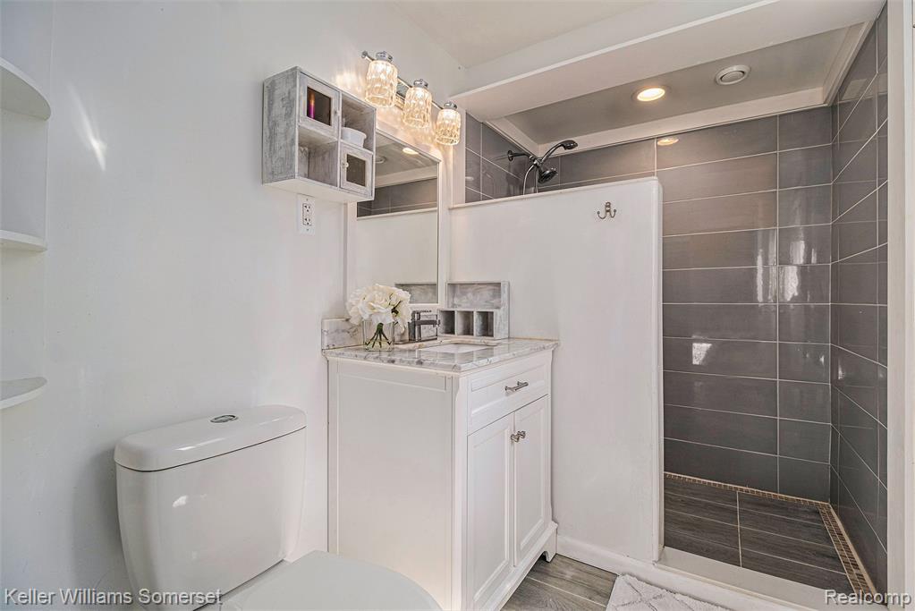 3983 NORMANWOOD, West Bloomfield, MI 48323 — Photo 14