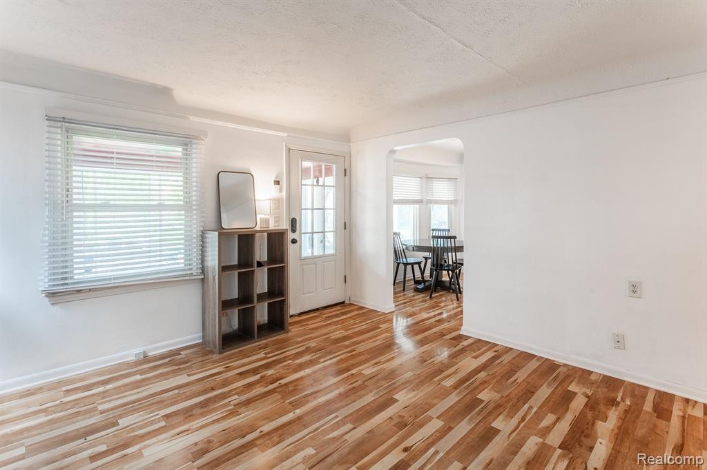 4346 BIDDLE Street, Wayne, MI 48184 — Photo 4
