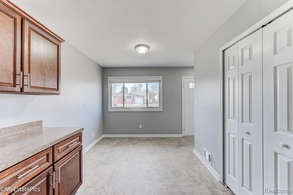 547 S Hawthorne Street, Westland, MI 48186 — Photo 22