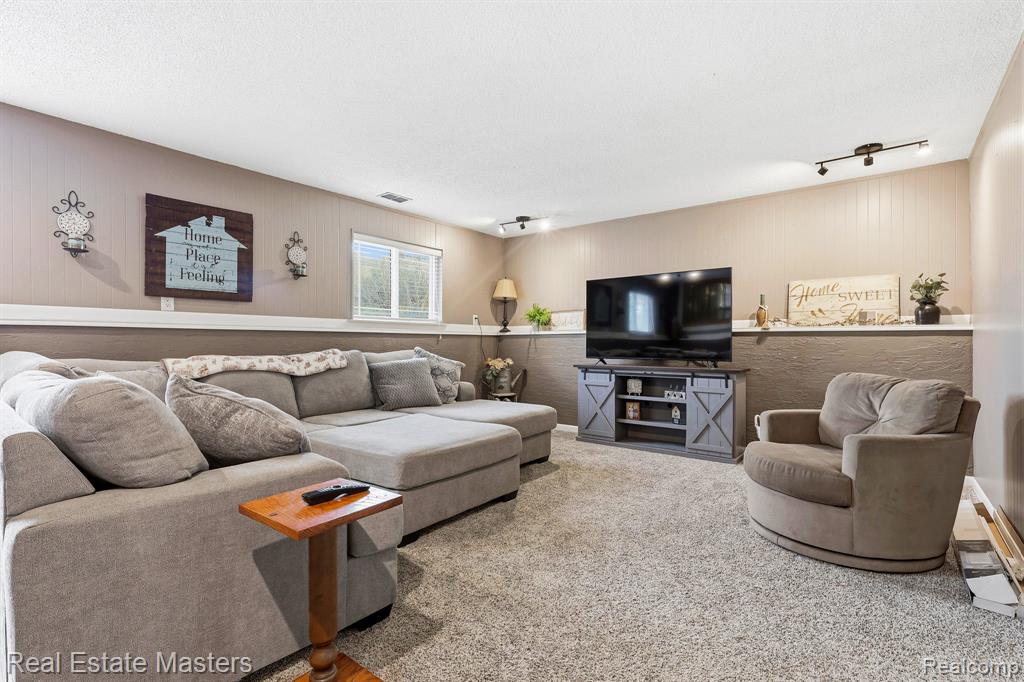 8187 N Elms, Flushing, MI 48433 — Photo 18