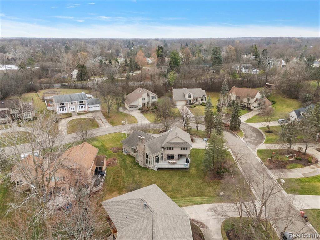 5385 POND BLUFF Drive, West Bloomfield, MI 48323 — Photo 91