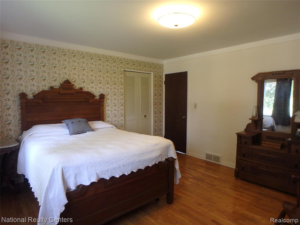 215 Grange Hall Road, Ortonville, MI 48462 — Photo 9