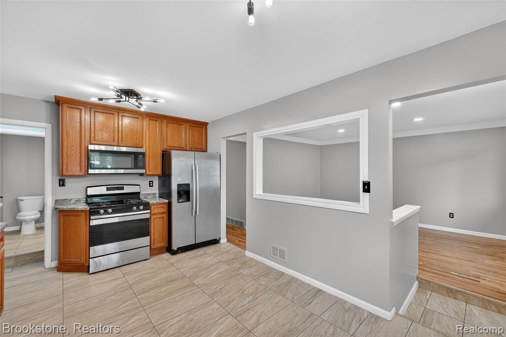 24915 Tallman Avenue, Warren, MI 48089 — Photo 12
