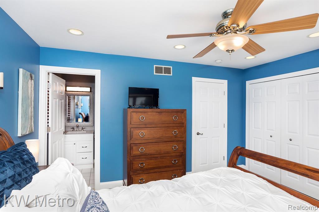 55 BOYKEN Road, Rochester Hills, MI 48307 — Photo 14