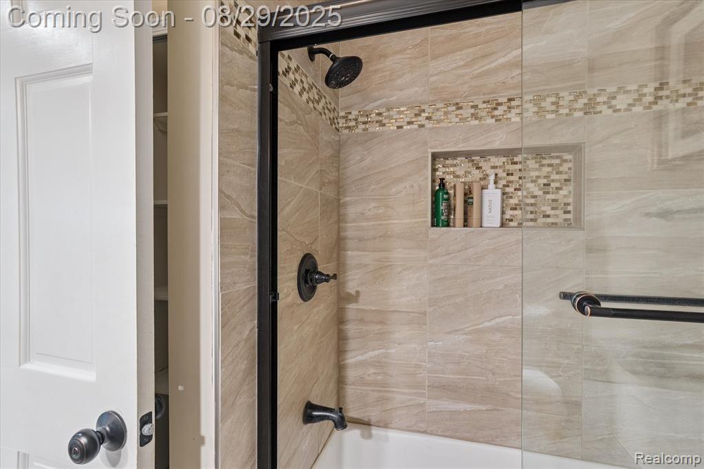 7856 N Kilkenny Drive, Brighton, MI 48116 — Photo 42