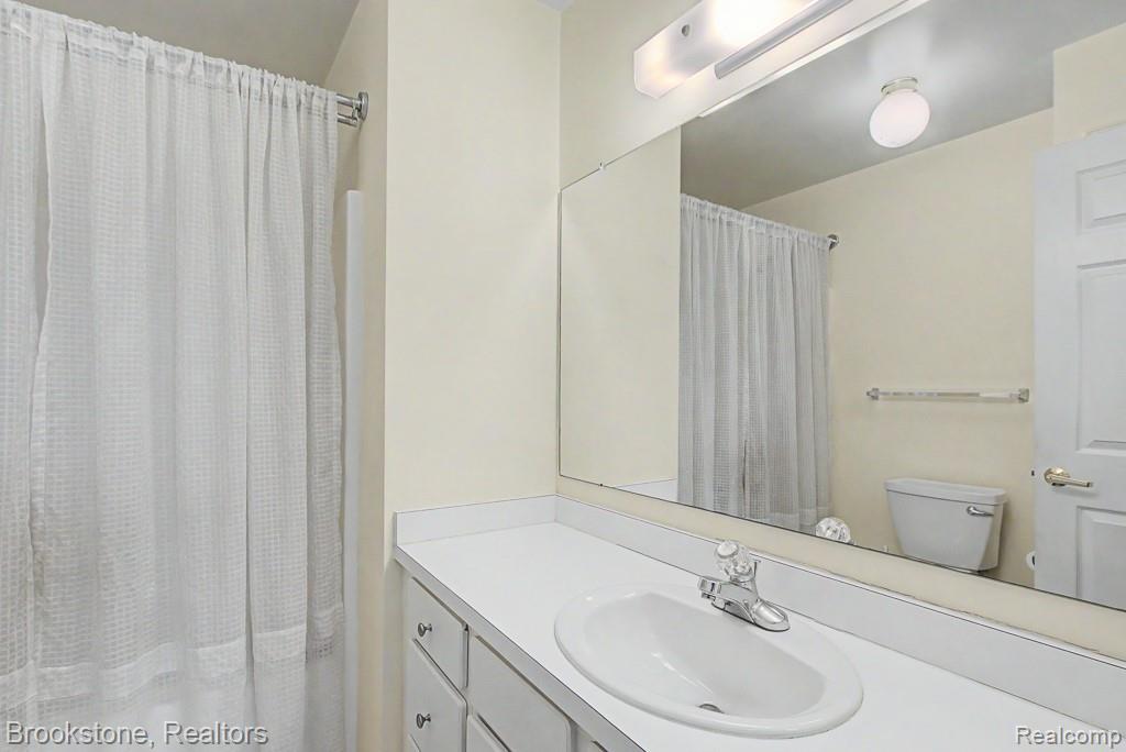 12465 Pagels Drive, 22, Grand Blanc, MI 48439 — Photo 29