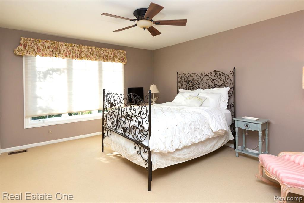 5538 CLEARVIEW Drive, Troy, MI 48098 — Photo 43