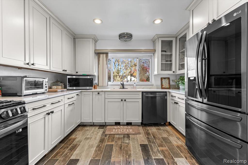 18131 Magnolia Avenue - Photo 5