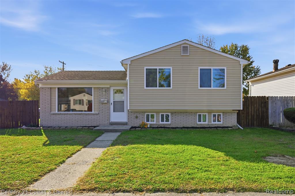 28711 Halecreek Street, Romulus, MI 48174