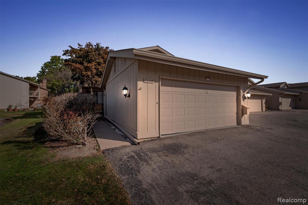 7114 Pebble Park Drive, West Bloomfield, MI — front exterior